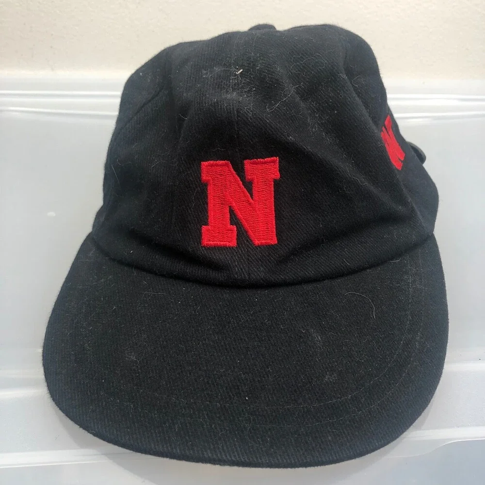 Nebraska Cornhuskers Hat Mens Black Adjustable Strap Cap‎ NCAA College Football